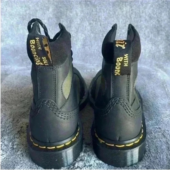 Dr. Martens 1460 Pascal Boot in Black/Olive Women’s Size 5 NIB - Picture 5 of 7